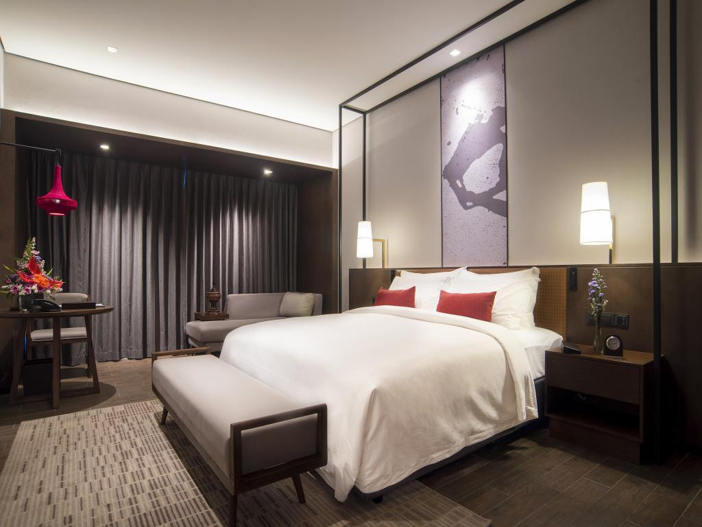 Là khách sạn cao cấp nên giá phòng nghỉ tại đây từ gần 3 triệu đồng/đêm trở lên.