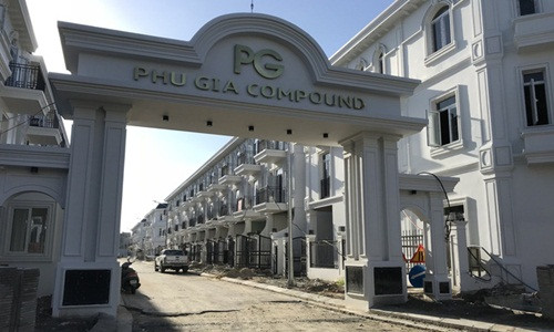 Nhà phố Phú Gia Compound được cho là 1 trong 9 dự án và 31 nhà công sản liên quan đến Phan Văn Anh Vũ (còn gọi Vũ “nhôm”) tại thành phố Đà Nẵng. Ảnh: Tuổi trẻ.