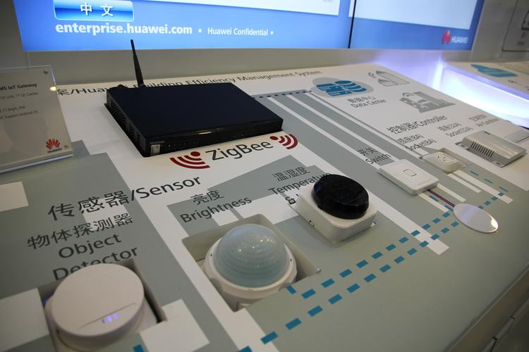 Internet được kết nối ở khắp nơi trong trụ sở của Huawei.