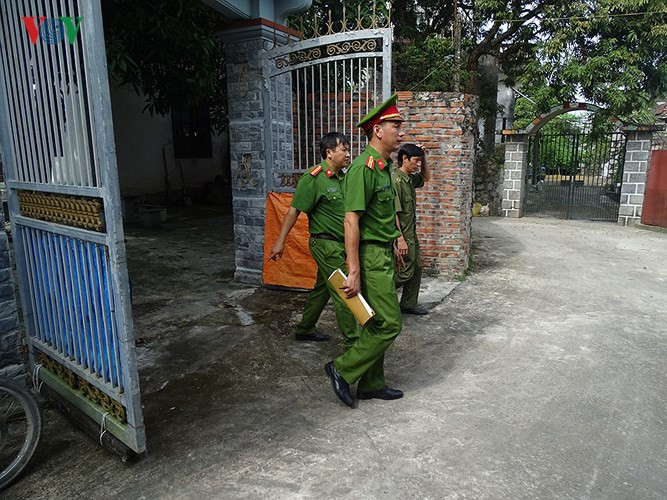 Được biết, bị cáo Vũ Văn Hùng lao phổi, lao xương, nhiễm HIV giai đoạn cuối.