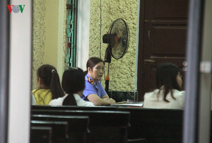 Đại diện Viện kiểm sát có mặt tại phiên tòa phúc thẩm.