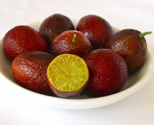 Nhờ vị ngọt, mùi thơm như quýt, chanh đỏ thích hợp dùng làm thành phần của các loại mứt, rượu và các đồ uống khác. Ảnh: Pinterest.