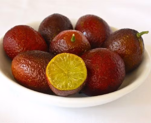 Nhờ vị ngọt, mùi thơm như quýt, chanh đỏ thích hợp dùng làm thành phần của các loại mứt, rượu và các đồ uống khác. Ảnh: Pinterest.