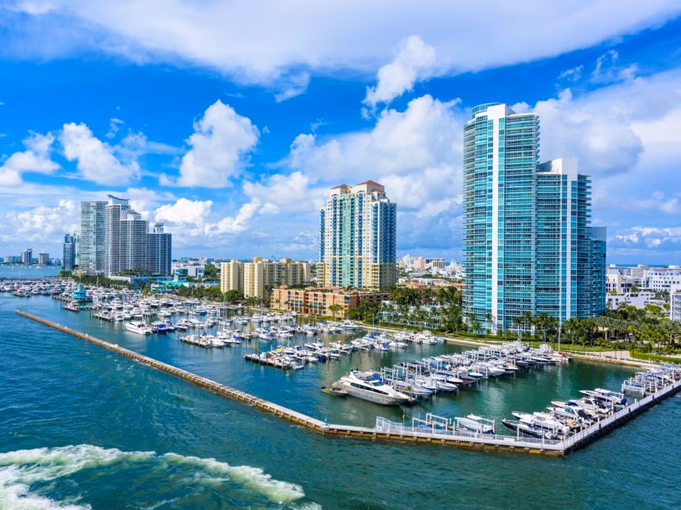 Để mua được ngôi nhà ở hạt Miami-Dade (Miami Beach, bang Florida), người dân phải bỏ ra 3,2 triệu USD.