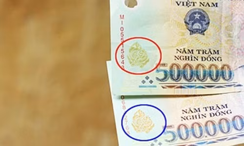 Trong khi đó, trên tờ tiền giả, hình bóng chìm chỉ là hình ảnh mô phỏng, không tinh xảo.