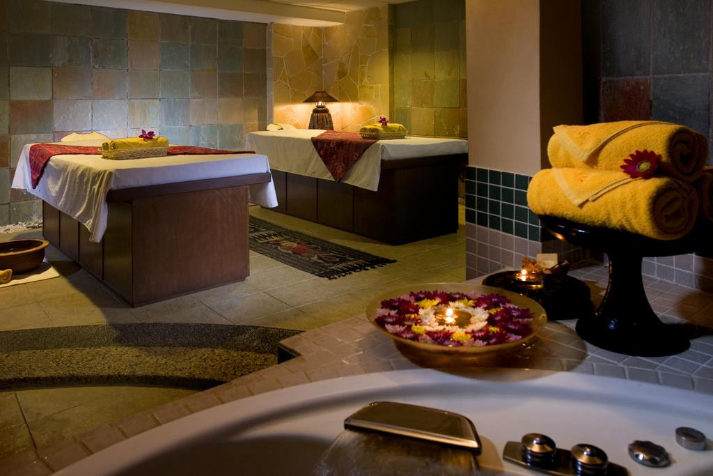 Ngoài ra, khách sạn còn có spa với các liệu pháp chăm sóc sắc đẹp. Nguồn ảnh: Booking.