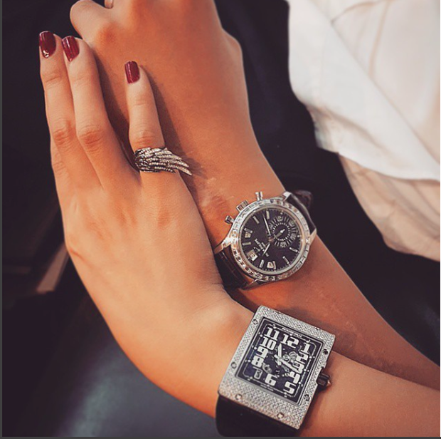 Bảo Hưng sở hữu bộ sưu tập đồng hồ của các thương hiệu như Richard Mille, Patek Philippe, Rolex...Ảnh: Bestie.