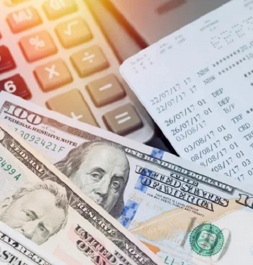 Bạn không thể gây dựng tài sản nếu tiền tiêu nhiều hơn tiền thu về. Để đảm bảo điều đó không xảy ra, đừng quên theo dõi chi phí hàng ngày.