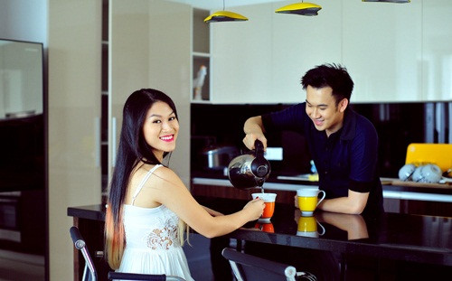 Khu bếp với quầy bar hiện đại. Ảnh: Khám phá.