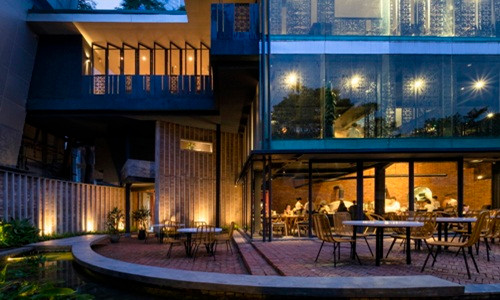 Nha hang pizza Ha Noi voi kien truc 