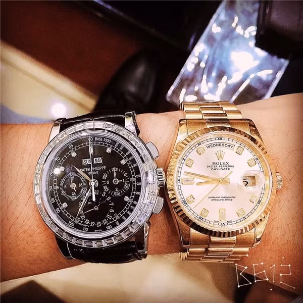 Cùng với siêu xe, Hà Quang Dũng cũng sở hữu rất nhiều đồng hồ, điện thoại và trang sức đắt tiền. Ảnh: Thethaovanhoa.