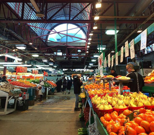  Chợ trời lớn nhất Bắc Mỹ mở cửa quanh năm, nhưng mùa đông thường được che chắn rất kỹ lưỡng để chống lại cái lạnh. Ảnh: Local Montrealer.