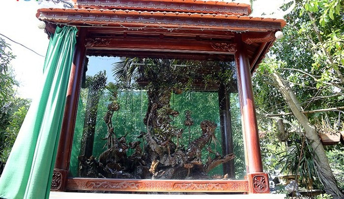 Một bức tượng trị giá cả tỷ đồng trong biệt thự cũng phải tháo dỡ. Ảnh: VOV.