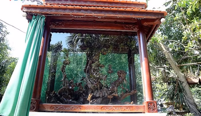 Một bức tượng trị giá cả tỷ đồng trong biệt thự cũng phải tháo dỡ. Ảnh: VOV.