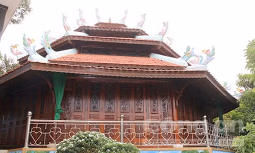 Công trình có nhiều chi tiết thiết kế tỉ mỉ và trau chuốt. Ảnh: ConganTPHCM.