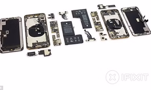 "Mổ xẻ" linh kiện iPhone XS Max, giật mình với giá trị thật iPhone Xs Max bị tháo tung để định giá. Ảnh: iFixit