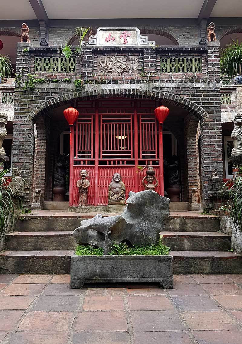 Việt phủ Thành Chương ngày nay như một điểm đến được ưa thích của du khách trong và ngoài nước. Ảnh: Vietnamnet.