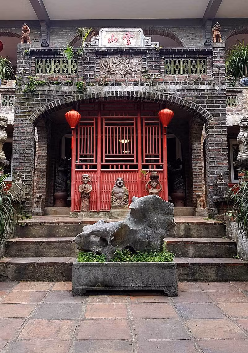 Việt phủ Thành Chương ngày nay như một điểm đến được ưa thích của du khách trong và ngoài nước. Ảnh: Vietnamnet.