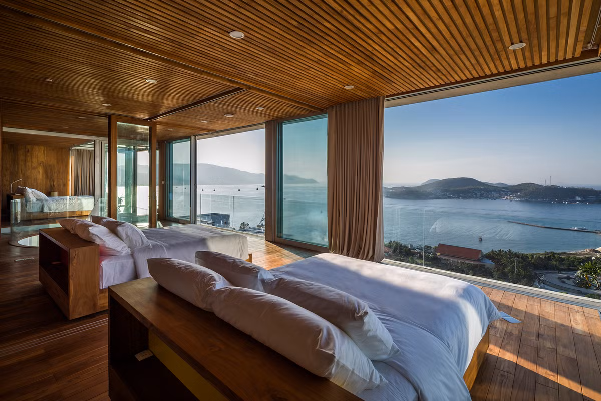 Nếu như tầng một là phòng khách, nhà bếp thì tầng hai chính là không gian dành cho phòng ngủ.