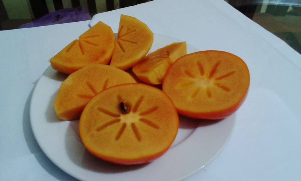 Thịt màu vàng có các tia màu ghi li ti ở lòng quả do đường kết lại. Ảnh: FB Phuonglam Dang.