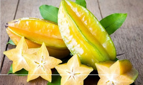 Chế độ ăn của những người muốn giảm cân: Do có lượng calo thấp và có chứa nhiều nước trong thành phần nên khế có thể được sử dụng trong các thực đơn của phụ nữ và người đang ăn kiêng để duy trì vóc dáng và sức khỏe.