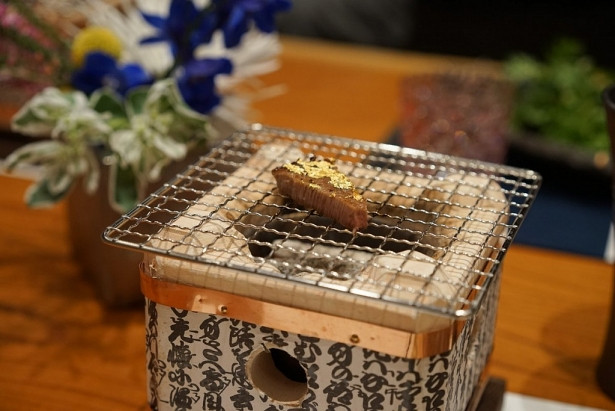 Món ăn thực sự chỉ dành cho giới nhà giàu. Nguồn ảnh: Business Insider.