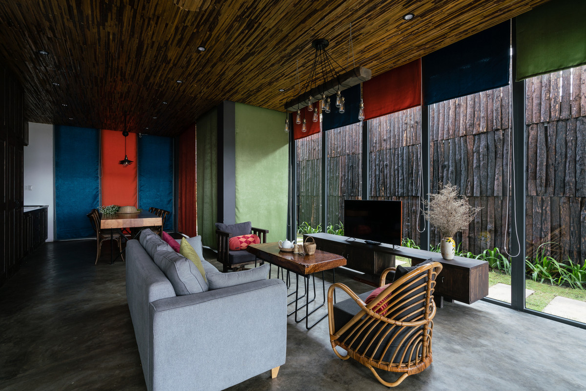 Khu vực tiếp khách đơn giản và thoáng sáng.