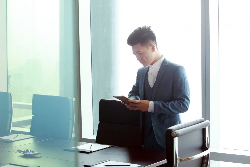 Dù sinh ra trong gia đình giàu có nhưng Quang Vinh lại là người rất biết tiết kiệm, không tiêu xài đồ hiệu, siêu xe, rất giản dị, khiêm nhường. Ảnh: VTC.