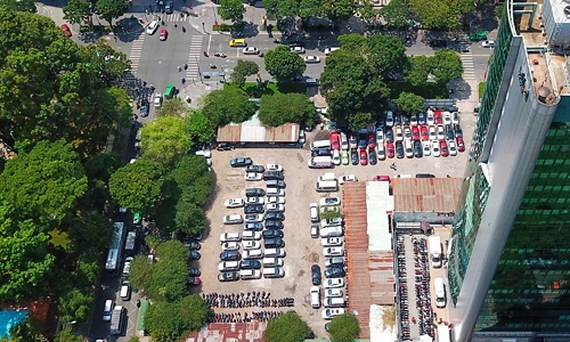 Ông Nguyễn Thành Tài bị khởi tố để điều tra những sai phạm trong việc giao, cho thuê không qua đấu giá khu "đất vàng" số 8-12 đường Lê Duẩn, quận 1 (TP HCM). Ảnh: Dân Việt.