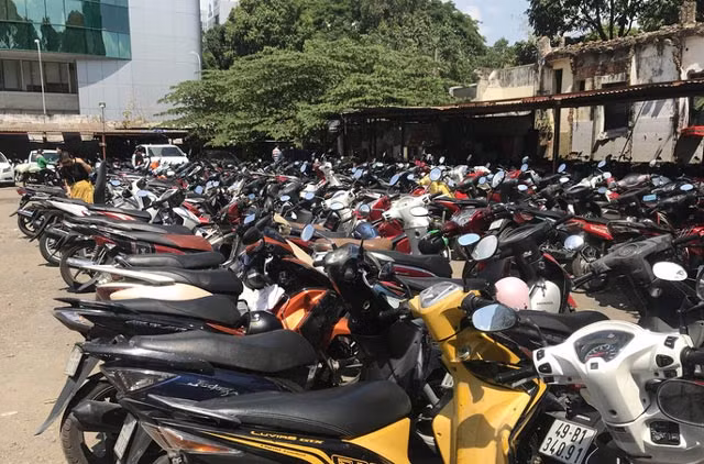 Theo Thanh tra Chính phủ, việc thu hồi khu đất có thuận lợi là hiện tại dự án chưa triển khai xây dựng mà đang làm bãi giữ xe. Ảnh: Người lao động.