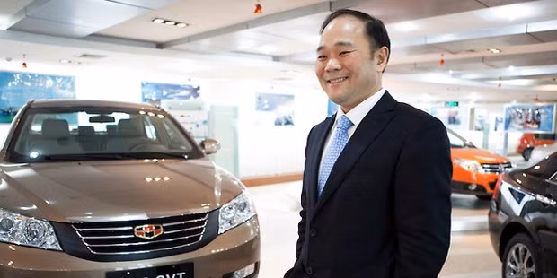 Doanh nhân trong ngành sản xuất ô tô - Li Shufu (Chủ tịch Geely Automobile Holdings) sở hữu khối tài sản ròng tương đương 14,2 tỷ USD.