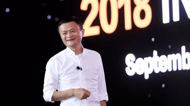 Tỷ phú Jack Ma là nhà đồng sáng lập kiêm Chủ tịch Alibaba Group, hãng thương mại điện tử lớn nhất Trung Quốc.