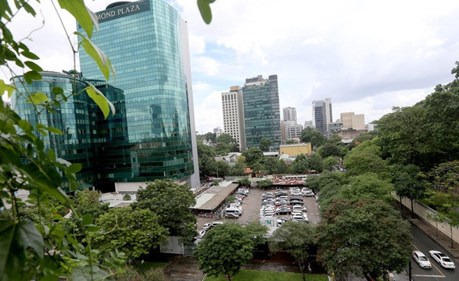 Khu đất 8-12 Lê Duẩn được coi là đất vàng là bởi vị trí ba mặt tiền đẹp. Ảnh: Zing.