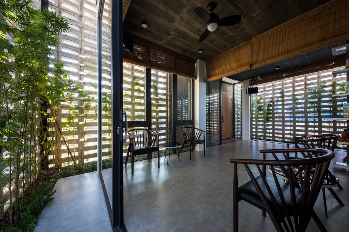 Phòng dịch vụ, phòng khách và hai phòng ngủ của trẻ được đẩy lên phía trước.