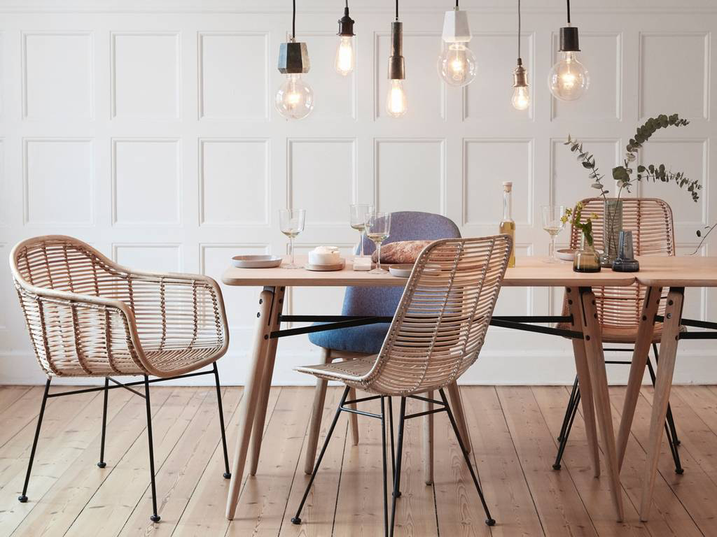 Kiến trúc nội thất trong những tháng cuối năm cũng không thể vắng bóng chất liệu mây tre đan mộc mạc, mát mẻ và dễ chịu.