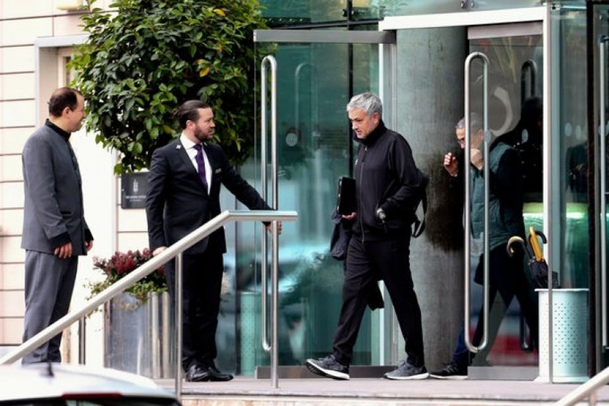 Mourinho chuyển đến dẫn dắt M.Ut từ ngày 6/7/2016. Trong gần 3 năm qua (chính xác là 895 ngày) tại vị ở M.U, HLV Jose Mourinho thuê một phòng trong khách sạn Lowry (thành phố Manchester, Anh). Ảnh: Silverhub.