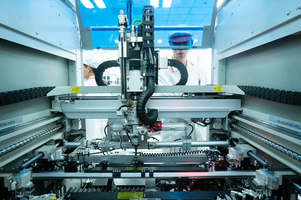 Theo Vingroup, điện thoại thông minh Vsmart được sản xuất tại nhà máy sản xuất điện thoại Vsmart, thuộc Tổ hợp VinFast (Cát Hải, Hải Phòng). Ảnh: Vingroup.