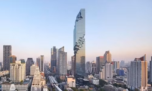 Công trình MahaNakhon (Bangkok) cao 314m và hiện đang giữ kỉ lục toà tháp cao nhất Thái Lan. Năm 2016, tòa tháp đã được mở cửa chào đón khoảng 20.000 du khách mỗi năm.