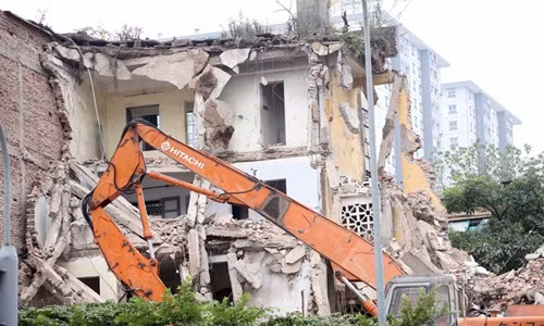 Trải qua hàng chục năm, chung cư đã xuống cấp và được thành phố chủ trương xây dựng, cải tạo lại vào năm 2008. Ảnh: Giadinhxahoi.