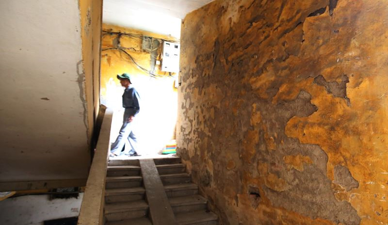 Nhiều hạng mục của tòa L2 đã xuống cấp nghiêm trọng. Ảnh: Đầu tư chứng khoán.