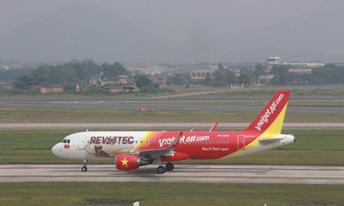 Dat mua 100 Boeing 737 MAX, Vietjet Air noi gi sau su co Lion Air?