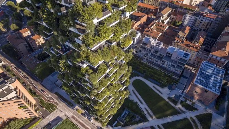 Với số lượng cây xanh tương đương một khu rừng diện tích 2 ha, Vertical Forest hấp thụ 30 tấn khí CO2 và sản xuất 19 tấn O2 mỗi năm.