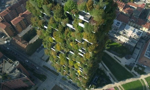 Thảm thực vật phủ kín tòa nhà Vertical Forest tương đương với một khu rừng rộng 20.000m2.