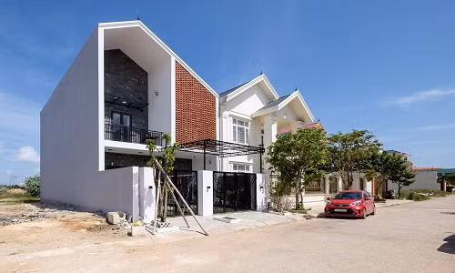 Ngam nha 2 tang ngap nang o Quang Binh