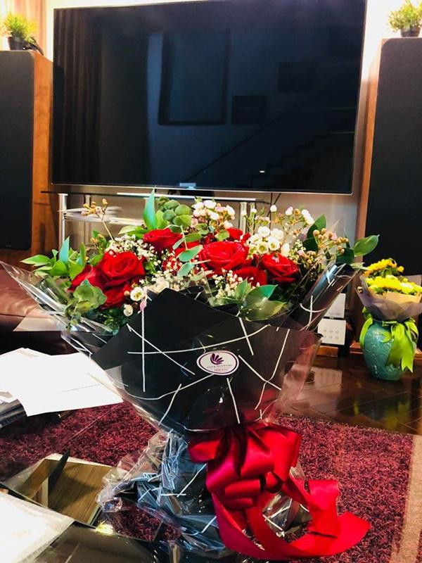 Trong biệt thự của Trương Nam Thành không bao giờ thiếu hoa. Ảnh: Khám phá.