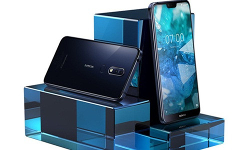 Nokia 7.1 trinh lang voi man hinh HDR, gia kho cuong