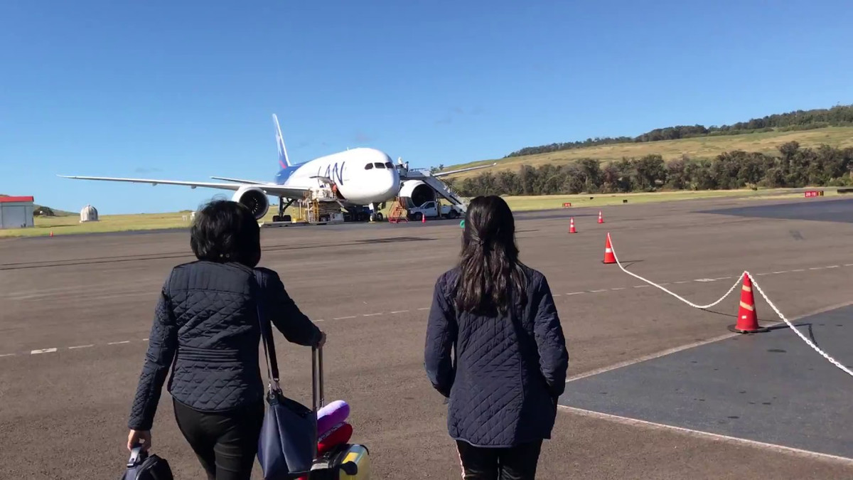 Một chiếc Boeing 787-8 tại của hãng hàng không LAN Airlines. Ảnh: Youtube.