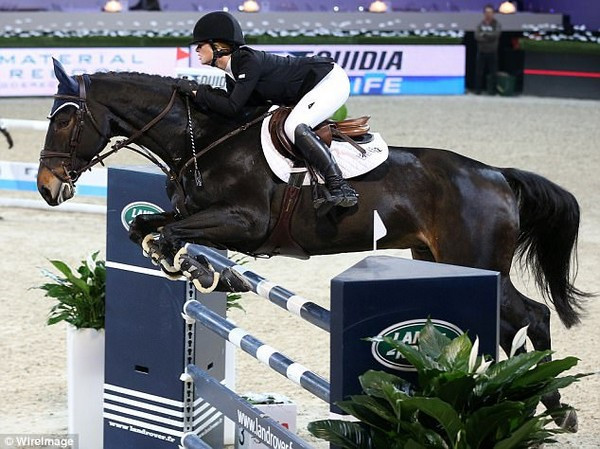 Jennifer còn có sở thích cưỡi ngựa. Ủng hộ đam mê của con, tỷ phú Bill Gates mua hẳn một trang trại 37 triệu USD tại Wellington, Florida - thủ phủ của dân cưỡi ngựa giàu có tại Mỹ.