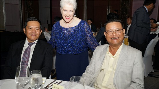 Đây cũng là lần đầu tiên thành viên của gia tộc giàu có Rothschild đến Việt Nam. Ảnh: Congnghe.