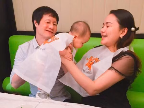 Điều đáng nói là một số sao Việt dù có bị tăng cân nhiều trong thời kỳ mang bầu nhưng họ sẽ giảm cân, lấy lại dáng rất nhanh, còn Như Thảo, sau sinh một thời gian dài vẫn cứ xuất hiện với hình ảnh mập ú.